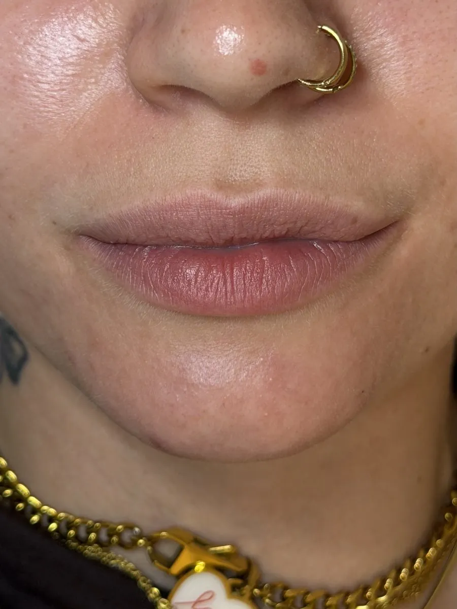 Trucco semipermanente labbra — prima