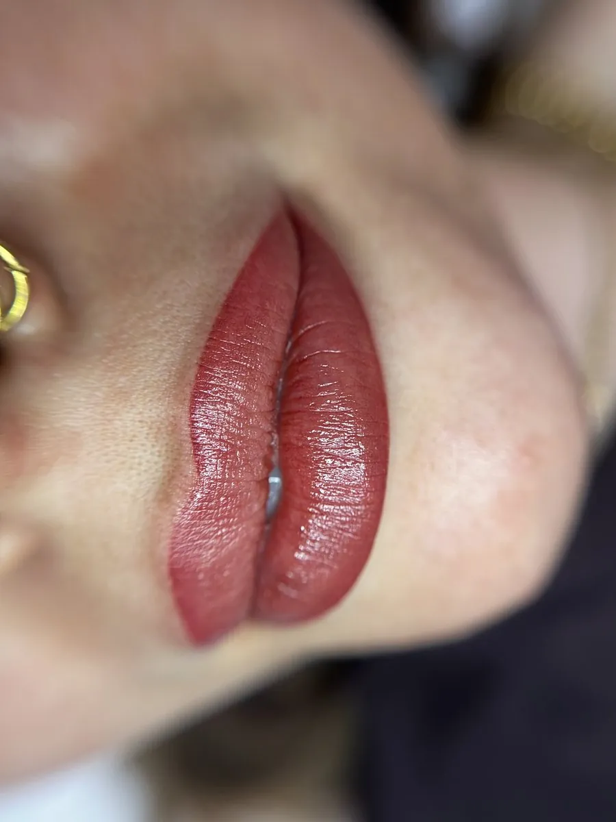 Trucco semipermanente labbra — appena fatte