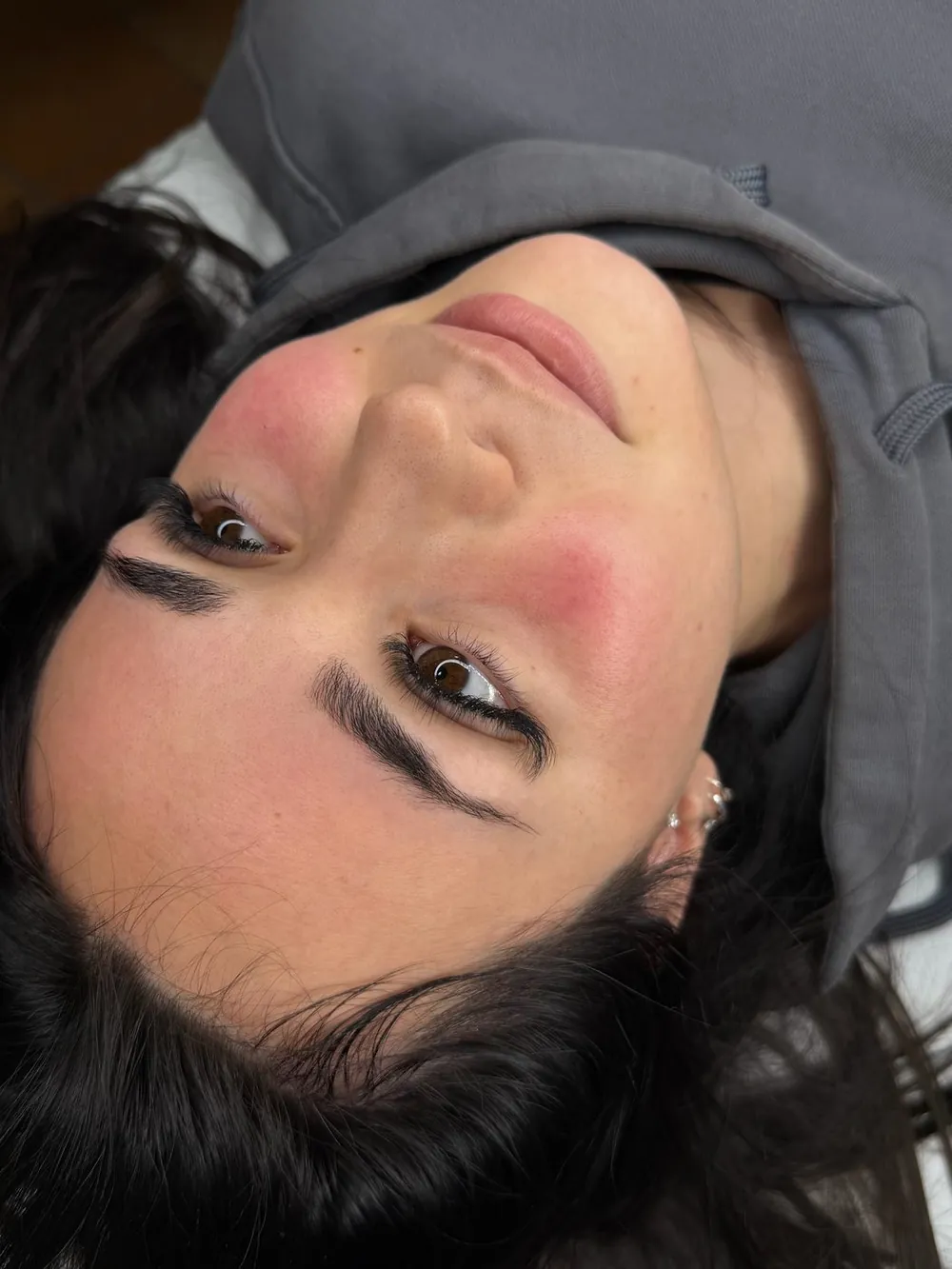 Extension ciglia con effetto allungante, ritratto