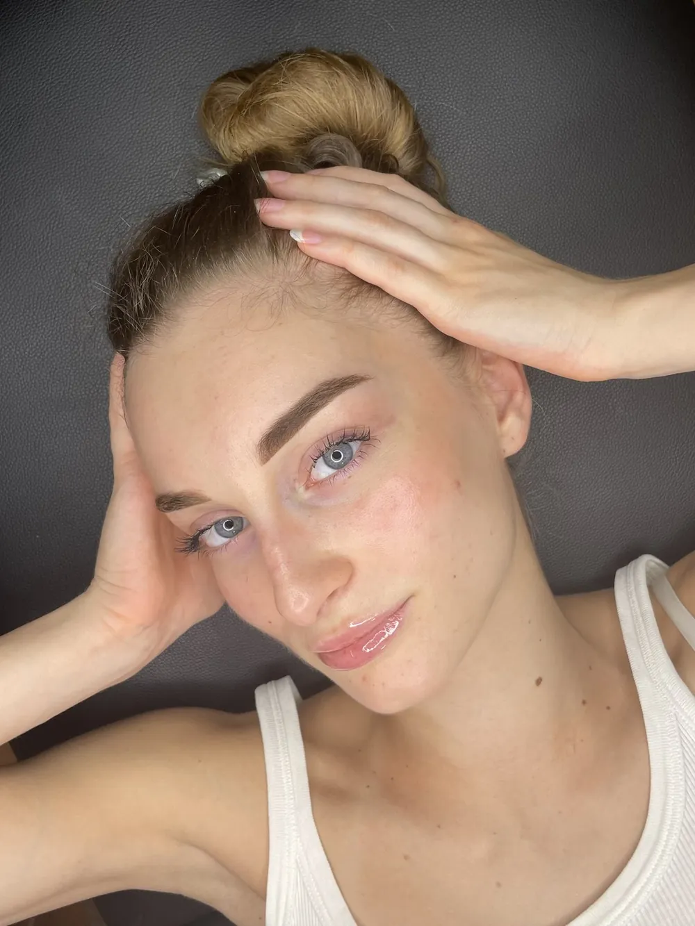 Sopracciglia sfumate, effetto powder brows — il risultato appena eseguito