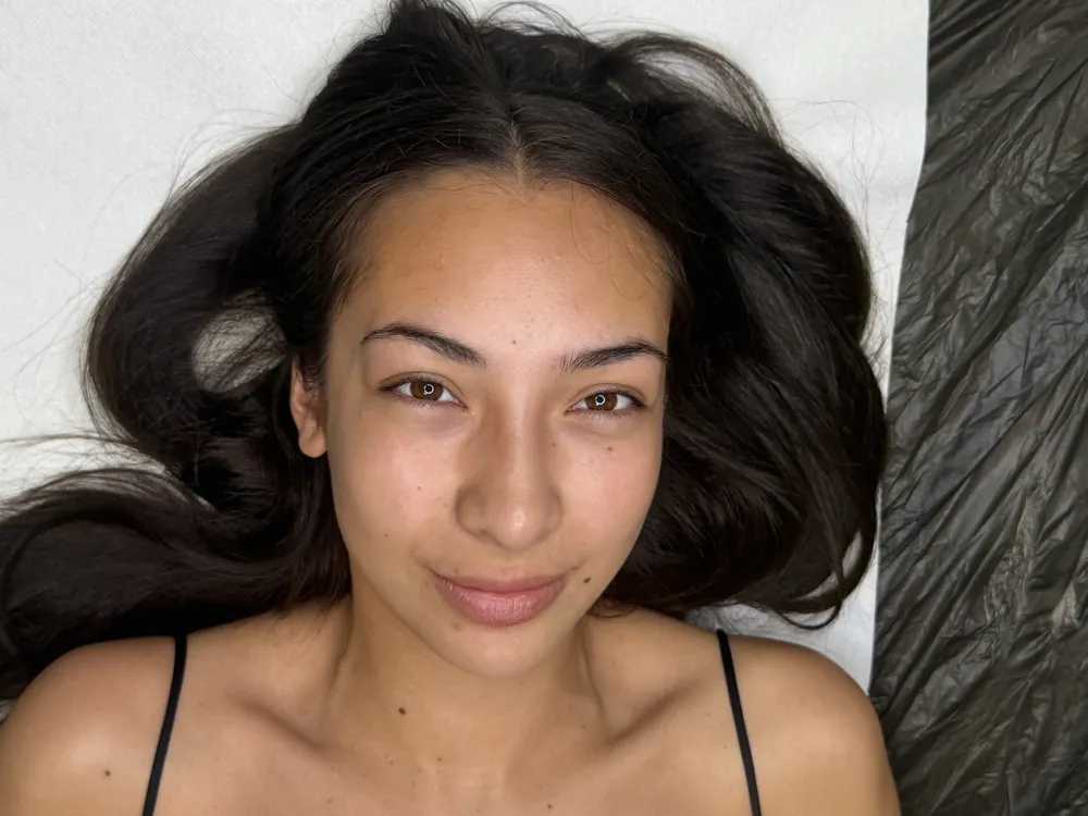 Sopracciglia sfumate, effetto powder brows — prima del trattamento