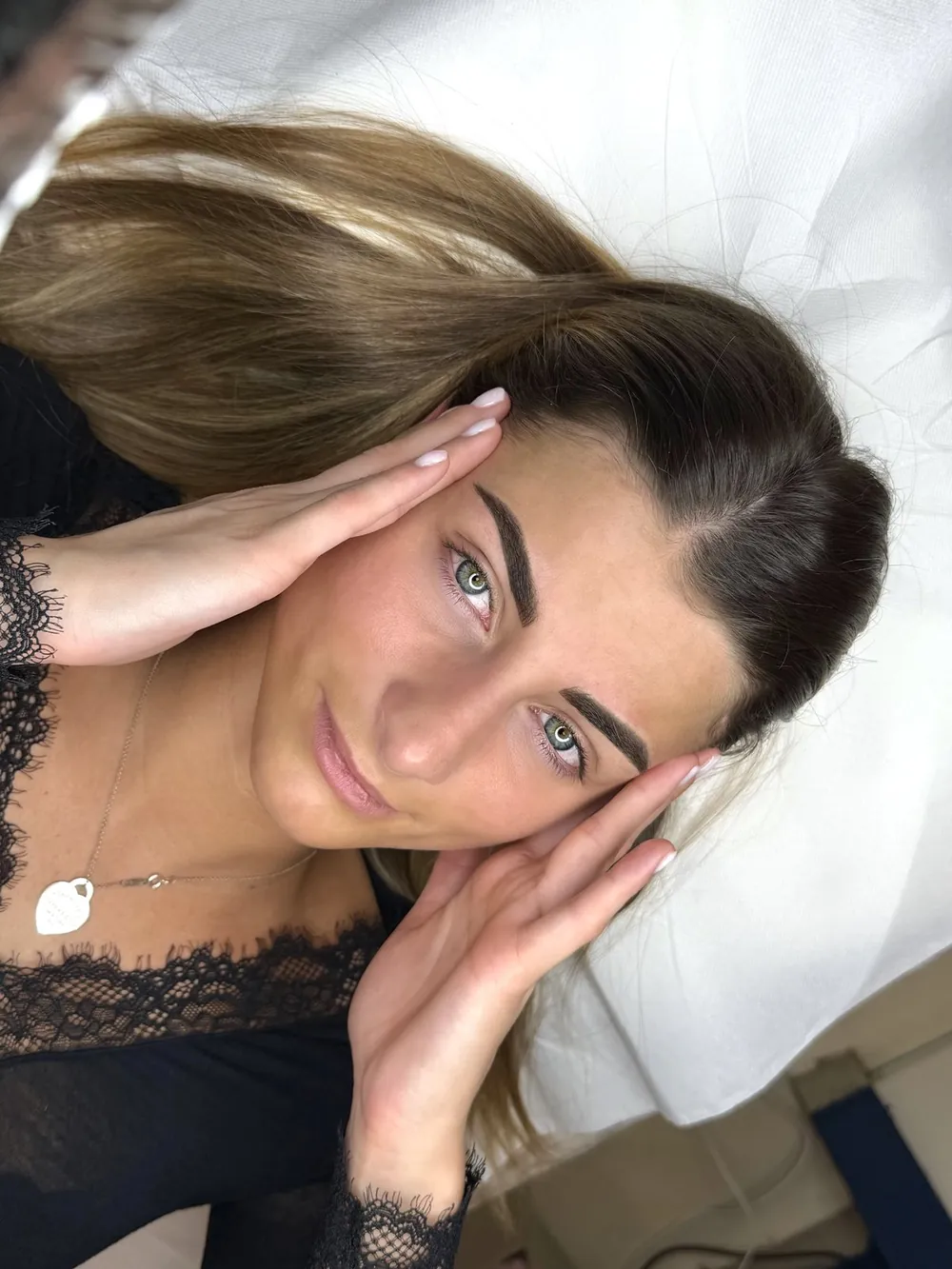 Sopracciglia sfumate, effetto powder brows — il risultato appena eseguito